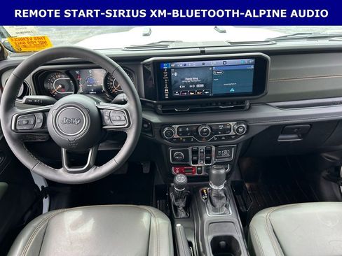 Used 2025 Jeep Gladiator Mojave AWD/4WD image 16