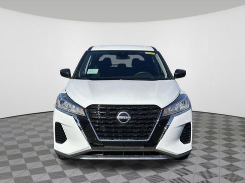 Certified 2025 Nissan Kicks Play S FWD image 11