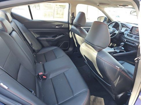 Used 2023 Nissan Altima 2.5 SR image 16