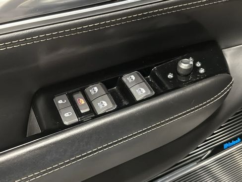 Used 2022 Jeep Grand Wagoneer Series II AWD/4WD image 21