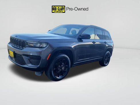 Used 2024 Jeep Grand Cherokee Altitude image 1