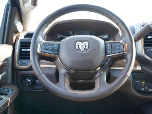 Used 2025 RAM 2500 Limited AWD/4WD image 18