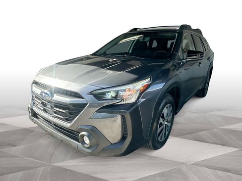 Used 2024 Subaru Outback Premium AWD/4WD image 4