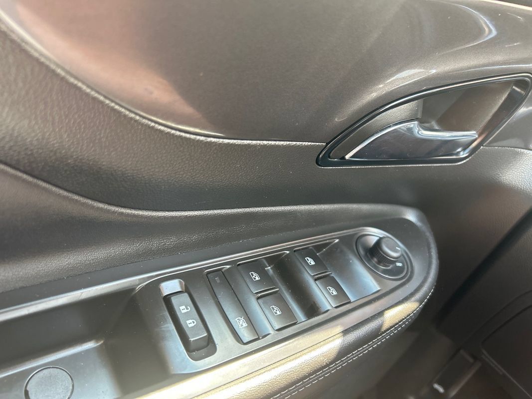 Used 2020 Buick Encore Preferred AWD/4WD image 12