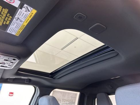 New 2025 Toyota Tacoma TRD Off-Road image 15