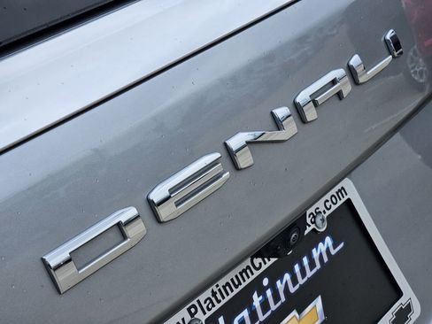 Used 2025 GMC Yukon Denali AWD/4WD image 16