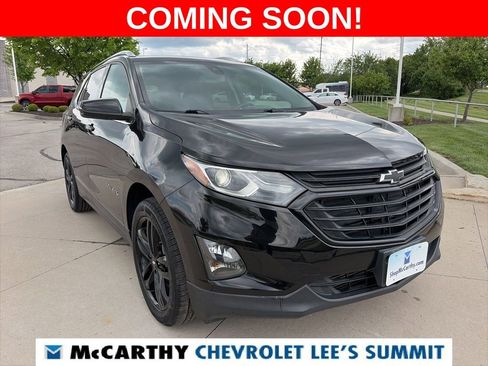 Used 2020 Chevrolet Equinox LT w/ Midnight Edition FWD image 2