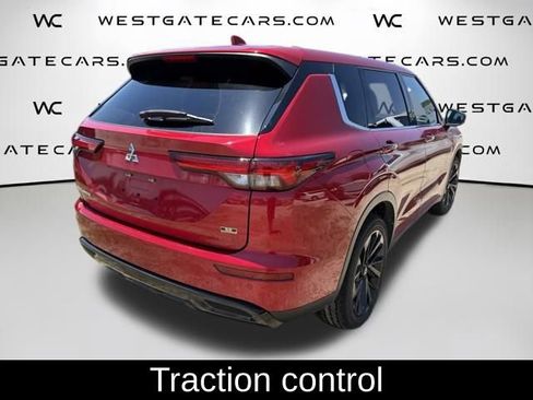 Used 2023 Mitsubishi Outlander SE Black Edition FWD image 7