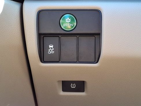 Certified 2017 Honda Accord LX image 16