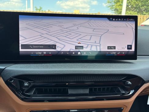 New 2026 BMW 330i xDrive Sedan w/ Premium Package AWD/4WD image 18