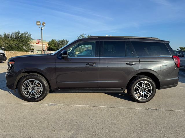 Certified 2025 Ford Expedition Active AWD/4WD image 8