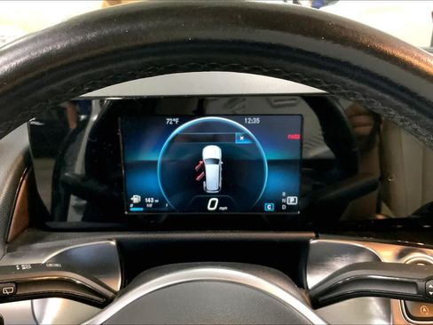 Used 2020 Mercedes-Benz GLB 250 4MATIC image 25