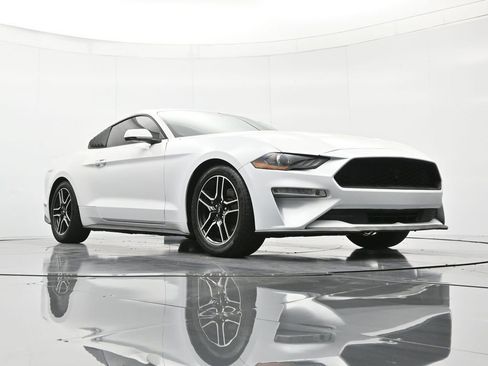 Used 2019 Ford Mustang Premium image 37