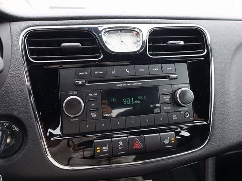 Used 2013 Chrysler 200 Limited image 16