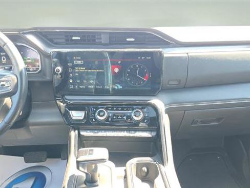 Used 2024 GMC Sierra 1500 AT4X image 15