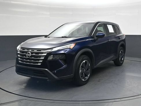 Used 2024 Nissan Rogue SV AWD/4WD image 12