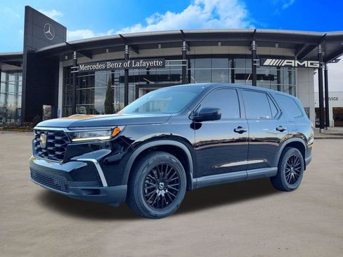 Used 2023 Honda Pilot LX image 1