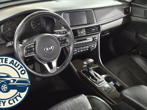 Used 2018 Kia Optima EX w/ Premium Package image 10