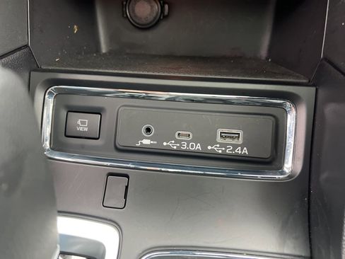 Used 2024 Subaru Ascent Limited w/ Technology Package image 35