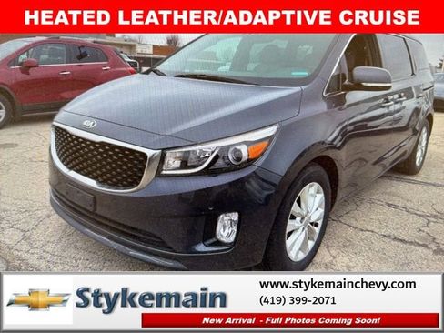 Used 2017 Kia Sedona EX image 4