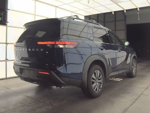 Certified 2025 Nissan Pathfinder SV w/ SV Premium Package FWD image 10