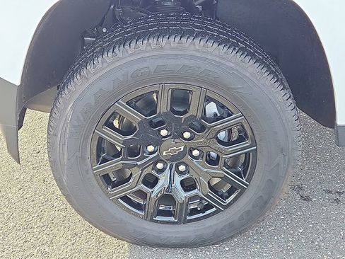 Used 2025 Chevrolet Colorado W/T w/ WT Custom Package image 34