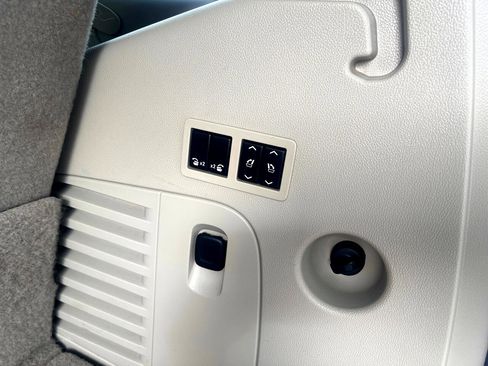 Used 2015 Cadillac Escalade Luxury image 7