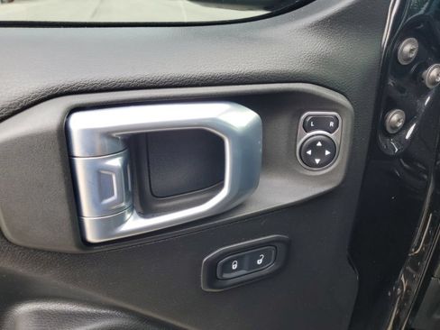 Used 2021 Jeep Wrangler Unlimited Sport AWD/4WD image 9