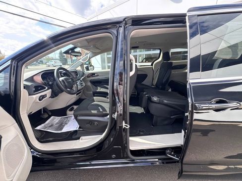 Used 2024 Chrysler Voyager LX FWD image 30