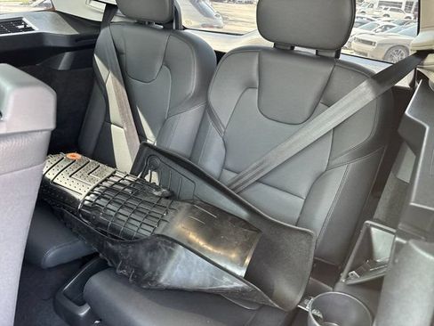 Used 2024 Volvo XC90 B5 Plus AWD/4WD image 17