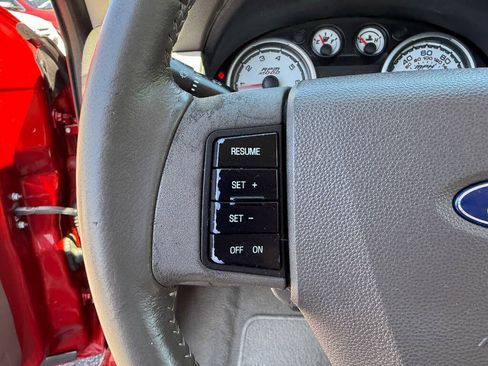 Used 2009 Ford Focus SEL image 22