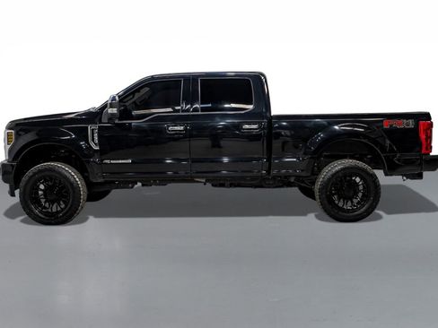 Used 2019 Ford F250 XLT w/ XLT Premium Package image 10