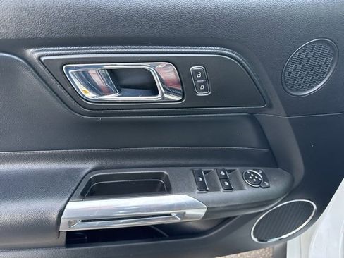 Used 2016 Ford Mustang Premium image 17