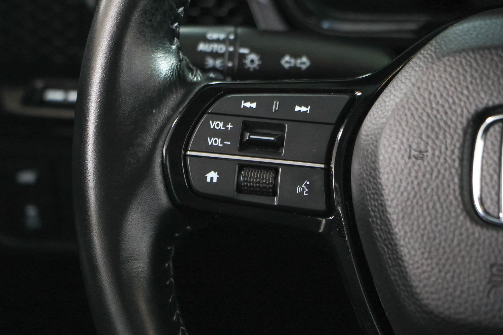 Used 2025 Honda CR-V EX-L image 13