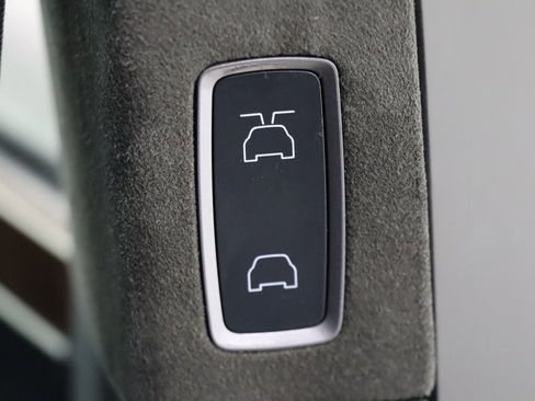 Used 2020 Tesla Model X Long Range image 32