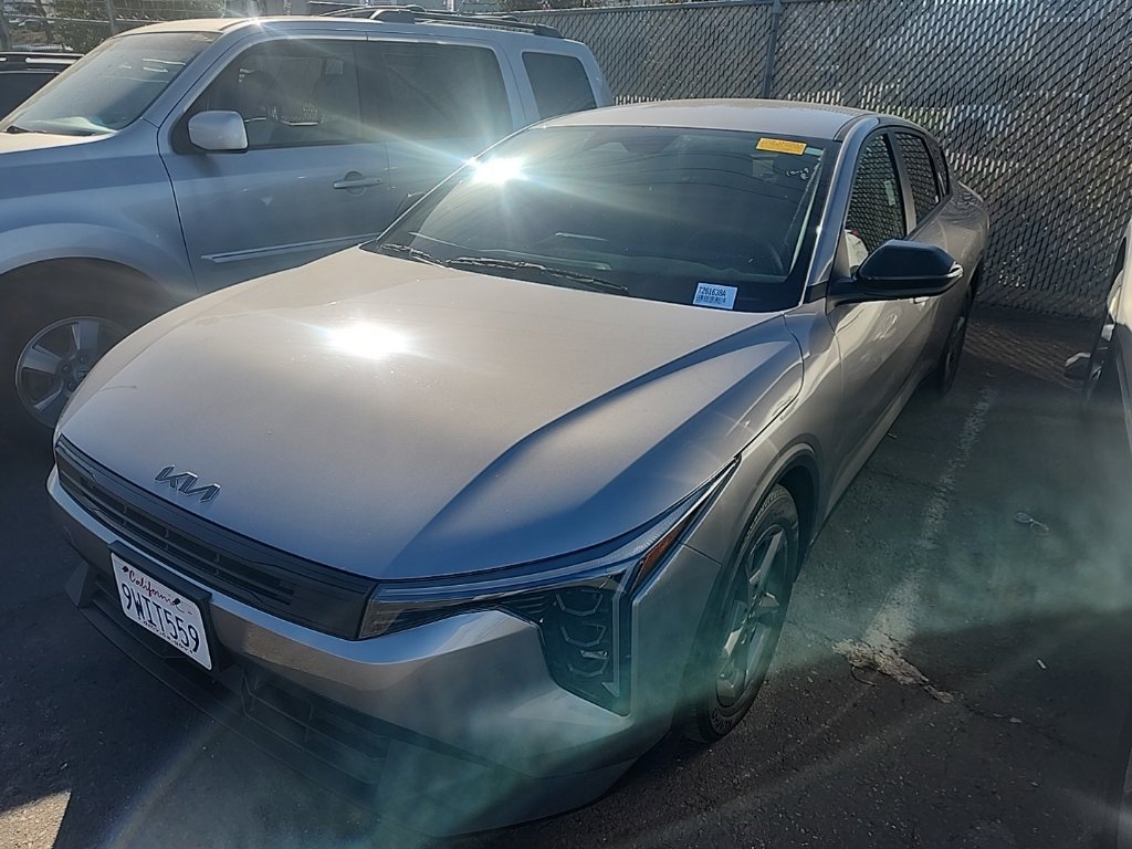 Used 2025 Kia K4 FWD image 3