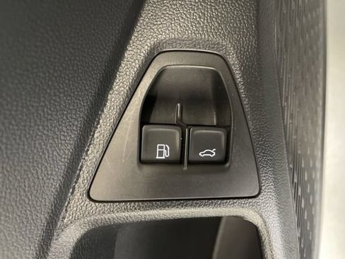 Certified 2023 Volkswagen Jetta SE FWD image 29