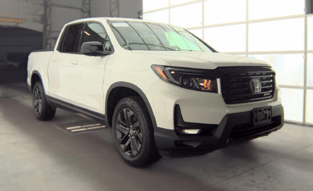 Used 2023 Honda Ridgeline Sport image 1