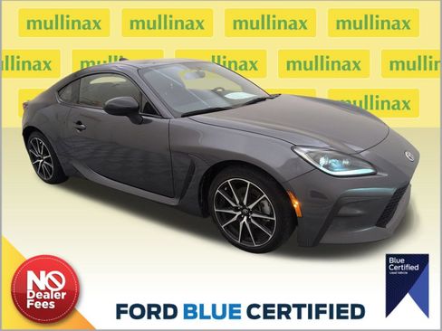 Used 2023 Toyota GR86 RWD image 1