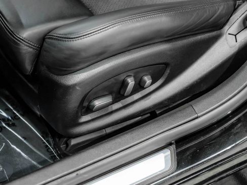 Used 2018 Cadillac CTS V w/ Luxury Package image 40