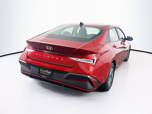 Used 2024 Hyundai Elantra SEL image 9