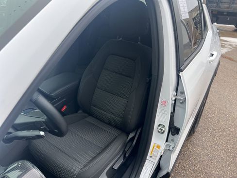 Used 2025 Chevrolet Equinox LT image 29