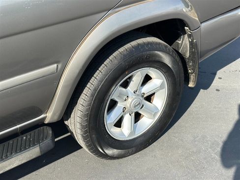Used 2004 Nissan Pathfinder SE AWD/4WD image 39