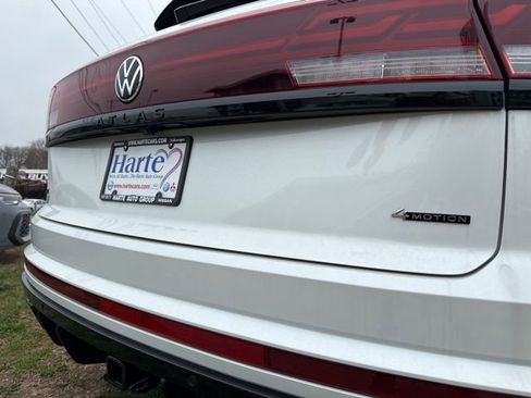 New 2026 Volkswagen Atlas Cross Sport SEL R-Line AWD/4WD image 5