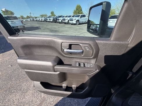 Certified 2022 Chevrolet Silverado 2500 Custom w/ Custom Convenience Package AWD/4WD image 29