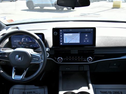 Used 2024 Honda Prologue EX image 39