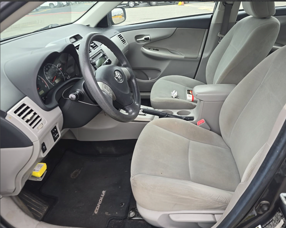 Used 2012 Toyota Corolla LE FWD image 9