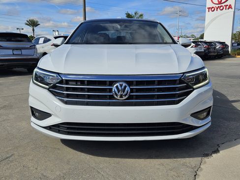 Used 2021 Volkswagen Jetta SEL Premium image 2