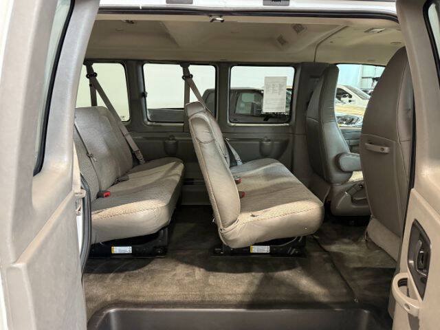 Used 2017 Chevrolet Express 3500 LT w/ LT Preferred Equipment Group RWD image 14