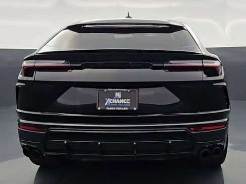 Used 2022 Lamborghini Urus AWD/4WD image 11